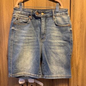 Judy Blue High Waist Tummy Control Double Button Bermuda Shorts Size Medium